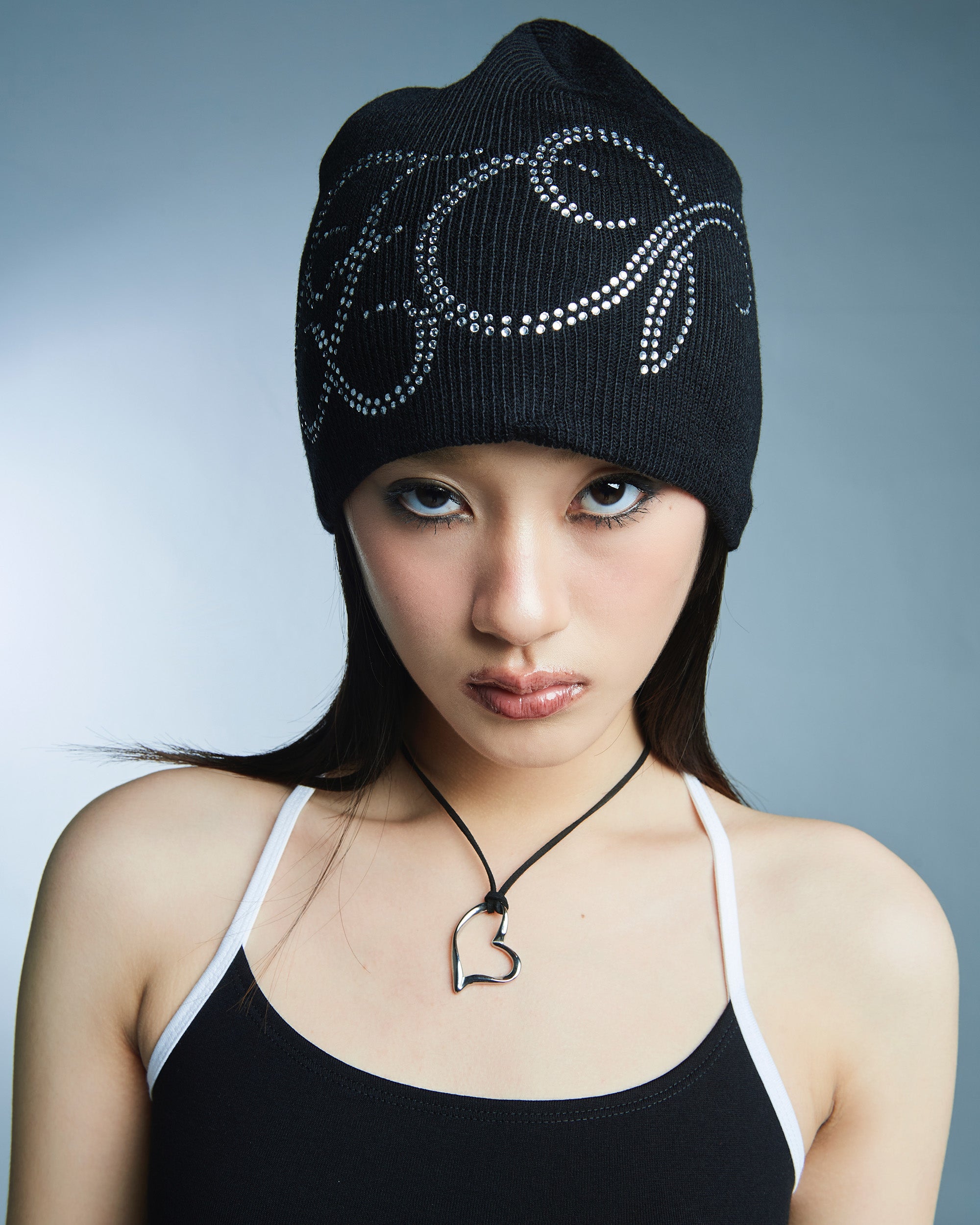 【新品未使用】momentel Fallen Angels Beanie Brand New】momentel Fallen Angels Beanie