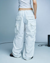 Load image into Gallery viewer, TOMMY CARGO PANTS_WHITE
