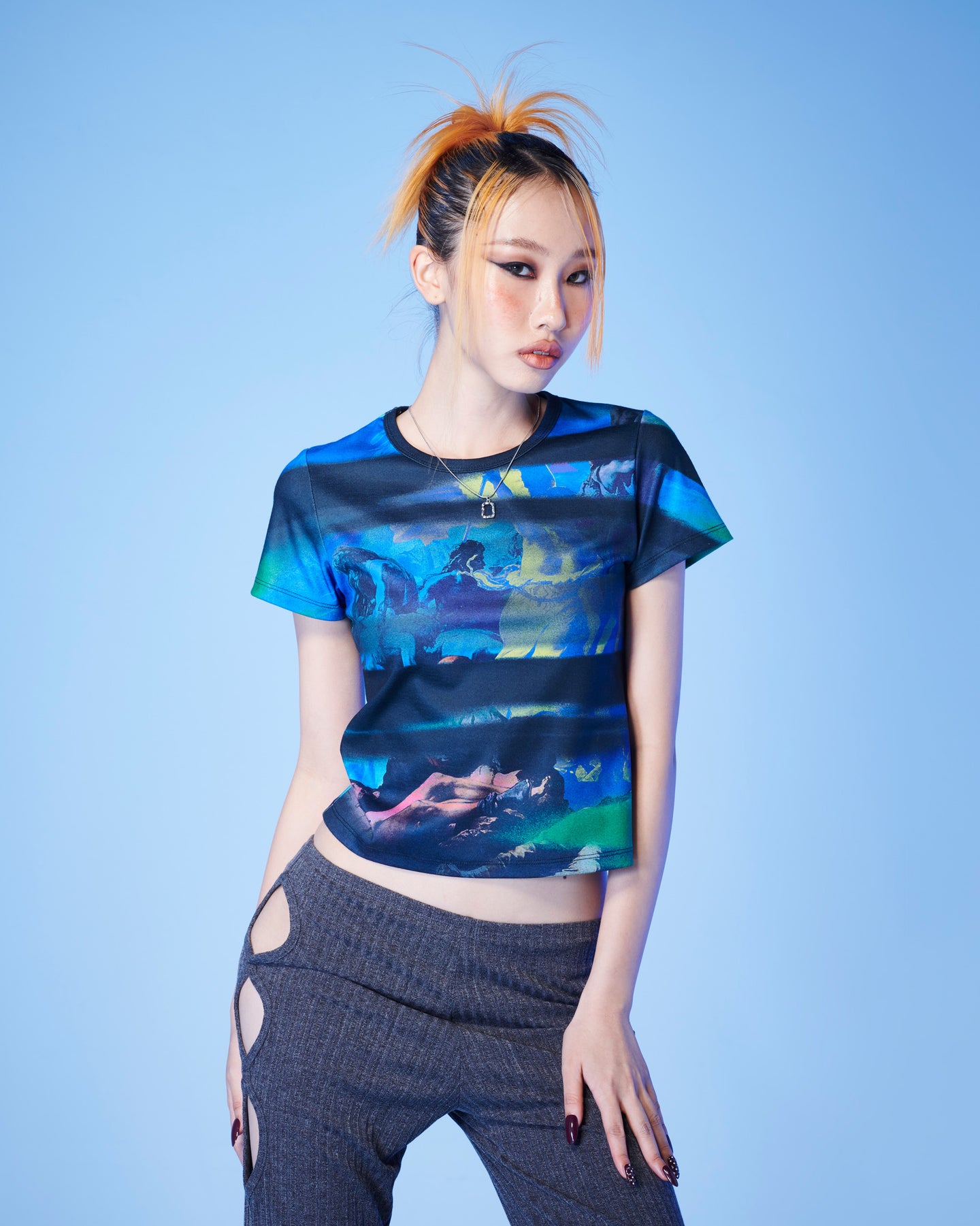 JULIA TEE